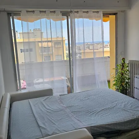 Appartement Spacieux Lumineux Proche Avec Parking Prive *